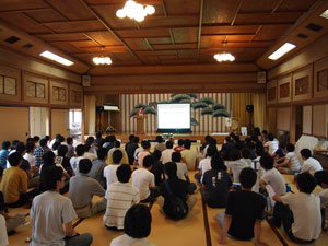 結果報告会の様子