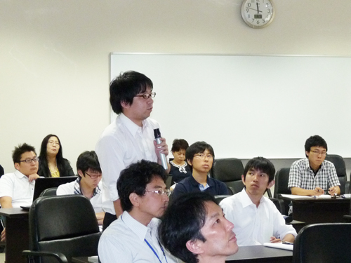 会場・ディスカッションの様子