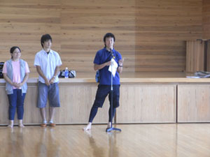 学生運営代表による交流会の趣旨説明